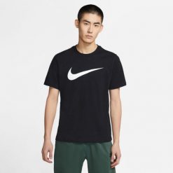 Koszulka sportowa męska Nike Icon Swoosh. Czarne koszulki sportowe męskie Nike, m, bez wzorów, z bawełny, bez kołnierzyka, bez ramiączek, na fitness i siłownię. Za 178.00 zł.