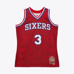 Koszulka NBA Philadelphia 76ers Allen Iverson Asian Heritage Yot Snake. Czerwone koszulki sportowe męskie Mitchell & Ness, l, bez wzorów, bez kołnierzyka, bez ramiączek, do koszykówki. W wyprzedaży za 399.50 zł.