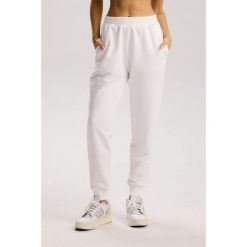Damskie spodnie dresowe Rough Radical Cotton Active Joggers. Białe spodnie dresowe damskie ROUGH RADICAL, m, bez wzorów, z dresówki. W wyprzedaży za 144.42 zł.