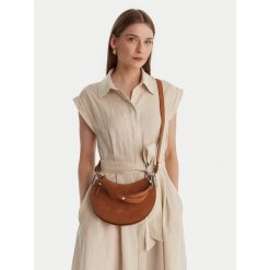 Torebka Coccinelle. Brązowe torebki do ręki damskie Coccinelle, bez wzorów, klasyczne, bez dodatków. Za 1,339.00 zł.