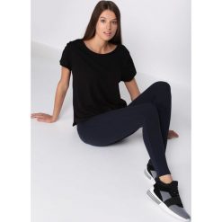 Granatowe Legginsy Noun. Niebieskie legginsy damskie Born2be. Za 49.99 zł.