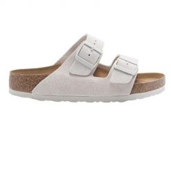 Klapki turystyczne damskie Birkenstock Arizona 1026817. Brązowe klapki damskie Birkenstock, bez wzorów, ze skóry, sportowe, bez obcasa. Za 619.99 zł.