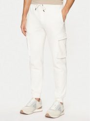 Guess Spodnie materiałowe Z4YB08 K9V31 Écru Regular Fit. Spodnie materiałowe męskie Guess, m, z aplikacjami, z bawełny. Za 299.99 zł.