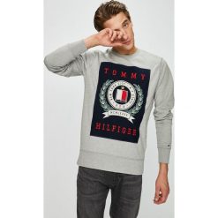 Tommy Hilfiger - Bluza. Szare bluzy męskie Tommy Hilfiger, z aplikacjami, z bawełny. Za 499.90 zł.