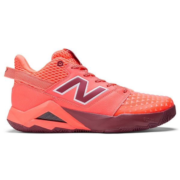 Buty damskie New Balance Coco CG2 WCHCOCR2 – czerwone. Czerwone obuwie sportowe damskie New Balance, bez wzorów, z gumy, do biegania. Za 799.99 zł.