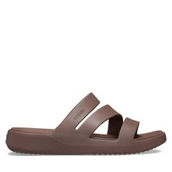 Klapki Crocs. Brązowe klapki damskie Crocs, bez wzorów, bez obcasa. Za 159.99 zł.