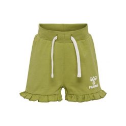 Szorty z falbanką dla dziewczynki Hummel Dream. Zielone spodenki dla dziewczynek Hummel, bez wzorów, sportowe. Za 153.00 zł.