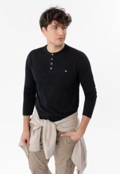 Czarny longsleeve L-CASH. Czarne bluzki z długim rękawem męskie Volcano, l, bez wzorów, z bawełny, klasyczne, bez kołnierzyka. Za 89.99 zł.