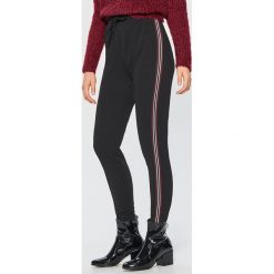 Spodnie z lampasem - Czarny. Spodnie materiałowe damskie marki Cropp. W wyprzedaży za 29.99 zł.