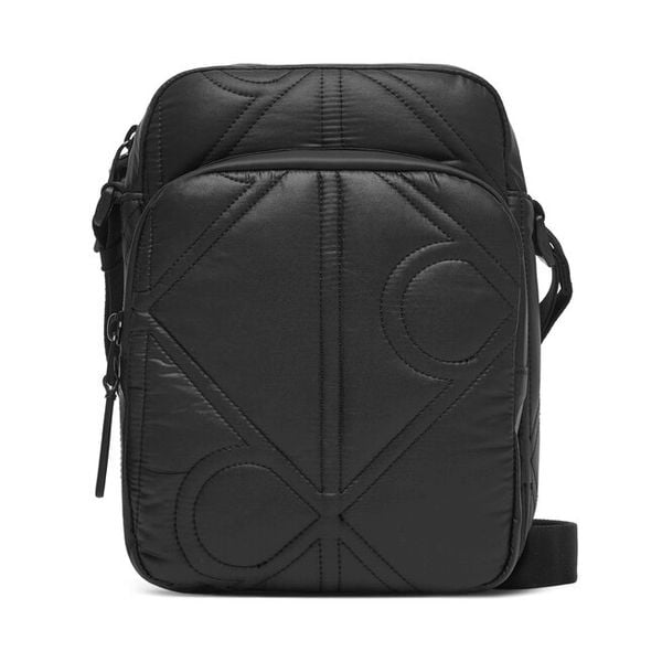 Nerka Calvin Klein. Czarne saszetki męskie Calvin Klein, młodzieżowe, małe. Za 199.99 zł.