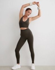 Damskie legginsy invisible scrunch, squat proof Shape Seamless zielone. Zielone legginsy damskie Aim'n, l, bez wzorów, z dzianiny, z podwyższonym stanem, długie, na fitness i siłownię. Za 305.00 zł.