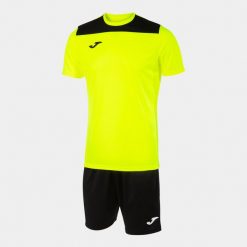 Zestaw koszulka i spodenki Joma Phoenix II. Czarne szorty dla chłopców Joma, bez wzorów, z dresówki, sportowe. Za 72.05 zł.