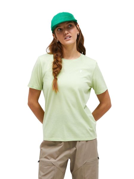 Koszulka Peak Performance damska Explore Graphic Tee zielona - M. Zielone koszulki sportowe damskie Peak Performance, m, bez wzorów, z bawełny, bez kołnierzyka, bez ramiączek, outdoorowe. Za 199.00 zł.