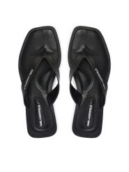 KARL LAGERFELD Japonki Brio II KL85406 Czarny. Czarne klapki damskie KARL LAGERFELD, bez wzorów, ze skóry, bez obcasa. Za 484.99 zł.