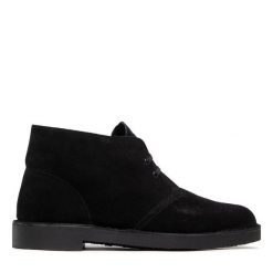 Trzewiki Clarks. Czarne botki męskie Clarks, bez wzorów, bez zapięcia. Za 389.99 zł.