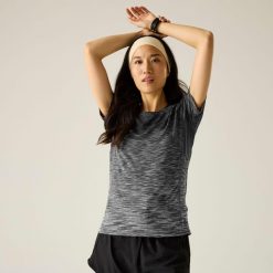 Damska koszulka z krótkim rękawem Laxley II w kolorze melanżowym. Niebieskie koszulki sportowe damskie Regatta, bez wzorów, z elastanu, bez kołnierzyka, bez ramiączek, na fitness i siłownię. W wyprzedaży za 109.99 zł.