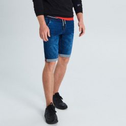 Szorty jogger - Granatowy. Niebieskie szorty męskie Cropp, m, bez wzorów. W wyprzedaży za 69.99 zł.