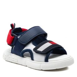 Sandały Tommy Hilfiger. Białe sandały chłopięce Tommy Hilfiger, bez zapięcia. Za 329.99 zł.