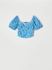 Bluzka w kwiaty - niebieski. Niebieskie bluzki damskie Sinsay, l, bez wzorów, bez kołnierzyka, bez ramiączek. Za 35.99 zł.