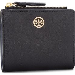 Mały Portfel Damski TORY BURCH - Robinson Mini Wallet 47124 Black/Royal Navy 018. Czarne portfele damskie Tory Burch, ze skóry. Za 599.00 zł.