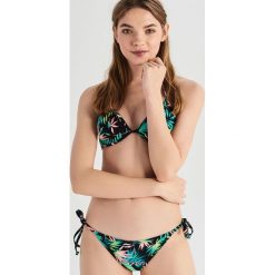 Dwuczęściowy strój kąpielowy - Wielobarwn. Bikini damskie marki Sinsay. Za 49.99 zł.