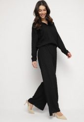 Czarny Komplet z Tkaniny Strukturalnej Koszula i Spodnie z Gumką w Pasie Saccaria. Czarne koszule damskie Born2be, bez wzorów, z materiału, eleganckie, bez kołnierzyka, bez ramiączek. Za 179.99 zł.
