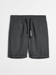 Szorty slim basic - szary. Szare szorty męskie Sinsay, l, bez wzorów. Za 29.99 zł.