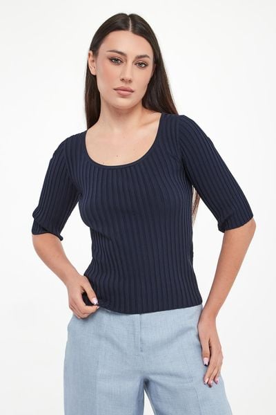 Bluzka damska prążkowana Guglia WEEKEND MAX MARA. Bluzki damskie Weekend Max Mara, s, bez wzorów, prążkowane, bez kołnierzyka, bez ramiączek. Za 889.00 zł.