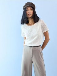 Koronkowa koszulka - kremowy. Białe t-shirty damskie Sinsay, l, bez wzorów, z koronki, bez kołnierzyka. Za 35.99 zł.