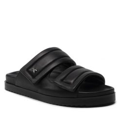 Klapki Patrizia Pepe. Czarne klapki damskie Patrizia Pepe, bez wzorów, bez obcasa. Za 629.99 zł.
