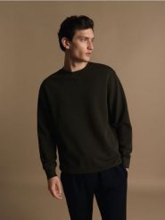 Bawełniana bluza oversize - ciemnozielony. Zielone bluzy męskie Reserved, l, bez wzorów, z bawełny, bez kaptura. Za 129.99 zł.