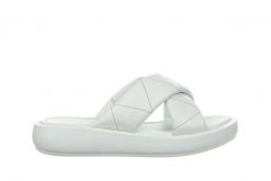 Klapki Bayla-161 161 79 11 White 161499, Biały, Skóra naturalna - 40. Białe klapki damskie Bayla, bez wzorów, z materiału, bez obcasa. W wyprzedaży za 152.10 zł.
