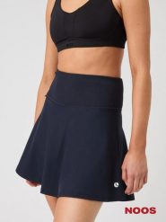 Bjorn_borg ACE SKIRT POCKET spódnica z recyklingowanego poliestru NIGHT SKY. Niebieskie spódnice damskie Björn Borg, xs, bez wzorów, sportowe, dopasowane. Za 267.45 zł.