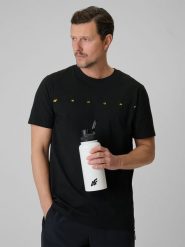 4F T-shirt regular z nadrukiem męski - czarny 3XL. Czarne t-shirty męskie 4f, m, bez wzorów, z dzianiny, bez kołnierzyka. Za 59.99 zł.