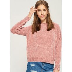 Szenilowy sweter - Różowy. Swetry damskie marki Calvin Klein Jeans. Za 59.99 zł.