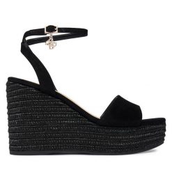 Espadryle Guess. Czarne sandały damskie Guess, z aplikacjami, bez obcasa, bez zapięcia. Za 679.99 zł.