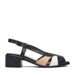 Sandały Lasocki. Czarne sandały damskie Lasocki, bez wzorów, bez obcasa, na słupku, bez zapięcia. Za 179.99 zł.