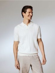 Strukturalny sweter polo - złamana biel. Swetry przez głowę męskie Reserved, l, bez wzorów, z bawełny, bez kołnierzyka. Za 129.99 zł.