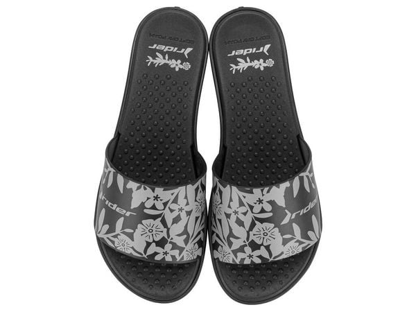 Klapki sportowe damskie Rider Splash VI. Czarne klapki damskie Rider, bez wzorów, z gumy, sportowe, bez obcasa. Za 119.00 zł.