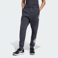 Spodnie Dresowe Adidas Star Wars The Mandalorian. Brązowe buty sportowe męskie Adidas, z dresówki, bez zapięcia, na fitness i siłownię. W wyprzedaży za 209.40 zł.