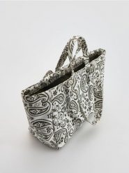 Torebka shopper w autorski nadruk - wielobarwny. Torebki shopper damskie Reserved, bez wzorów, z bawełny, z nadrukiem, bez dodatków. Za 399.99 zł.