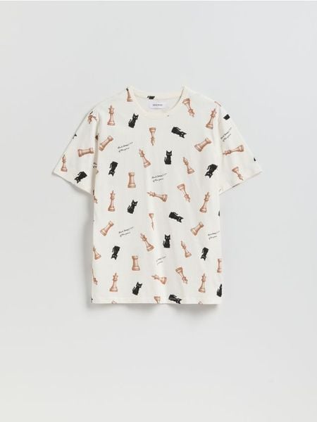 T-shirt regular z nadrukiem allover - beżowy. Brązowe t-shirty męskie Reserved, l, bez wzorów, z bawełny, bez kołnierzyka. W wyprzedaży za 45.99 zł.