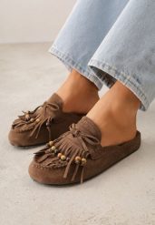 Ciemnobrązowe Klapki VICES Mule Ozdobione Frędzlami Koralikami i Kokardą Eathelena. Brązowe klapki damskie Renee, bez wzorów, bez obcasa, na płaskiej podeszwie. Za 119.99 zł.