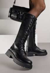 Czarne Kozaki VICES Typu Workery w Grungowym Stylu Unalira. Czarne kozaki damskie Renee, z jeansu, bez obcasa, na płaskiej podeszwie. Za 169.99 zł.