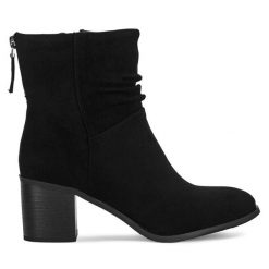 Botki Jenny Fairy. Czarne botki damskie Jenny Fairy, bez obcasa, na słupku, bez zapięcia. Za 159.99 zł.
