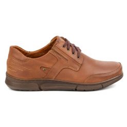Polbut Buty męskie casual J55 camel brązowe. Brązowe półbuty na co dzień męskie ze skóry, casualowe, bez zapięcia. Za 303.63 zł.