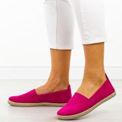 Fuksja espadryle damskie, półbuty Potocki 16332. Czerwone espadryle damskie POTOCKI, na lato, bez wzorów, z zamszu, eleganckie, z okrągłym noskiem, bez obcasa, bez zapięcia. Za 89.00 zł.