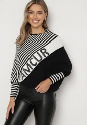 Biało-Czarny Asymetryczny Sweter w Paski z Rękawami Typu Nietoperz Riasira. Białe swetry damskie Born2be, l, bez wzorów, z jeansu, eleganckie, z asymetrycznym kołnierzem, bez ramiączek, bez kaptura. Za 69.99 zł.