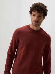 Wiskozowy sweter - intenstywna czerwień. Czerwone swetry przez głowę męskie Reserved, l, bez wzorów, z wiskozy, bez kołnierzyka. Za 119.99 zł.