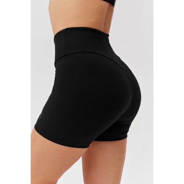 Damskie spodenki treningowe fitness Rough Radical Wellness Shorts. Czarne obuwie sportowe damskie ROUGH RADICAL, m, bez wzorów, sportowe, na fitness i siłownię. W wyprzedaży za 127.42 zł.